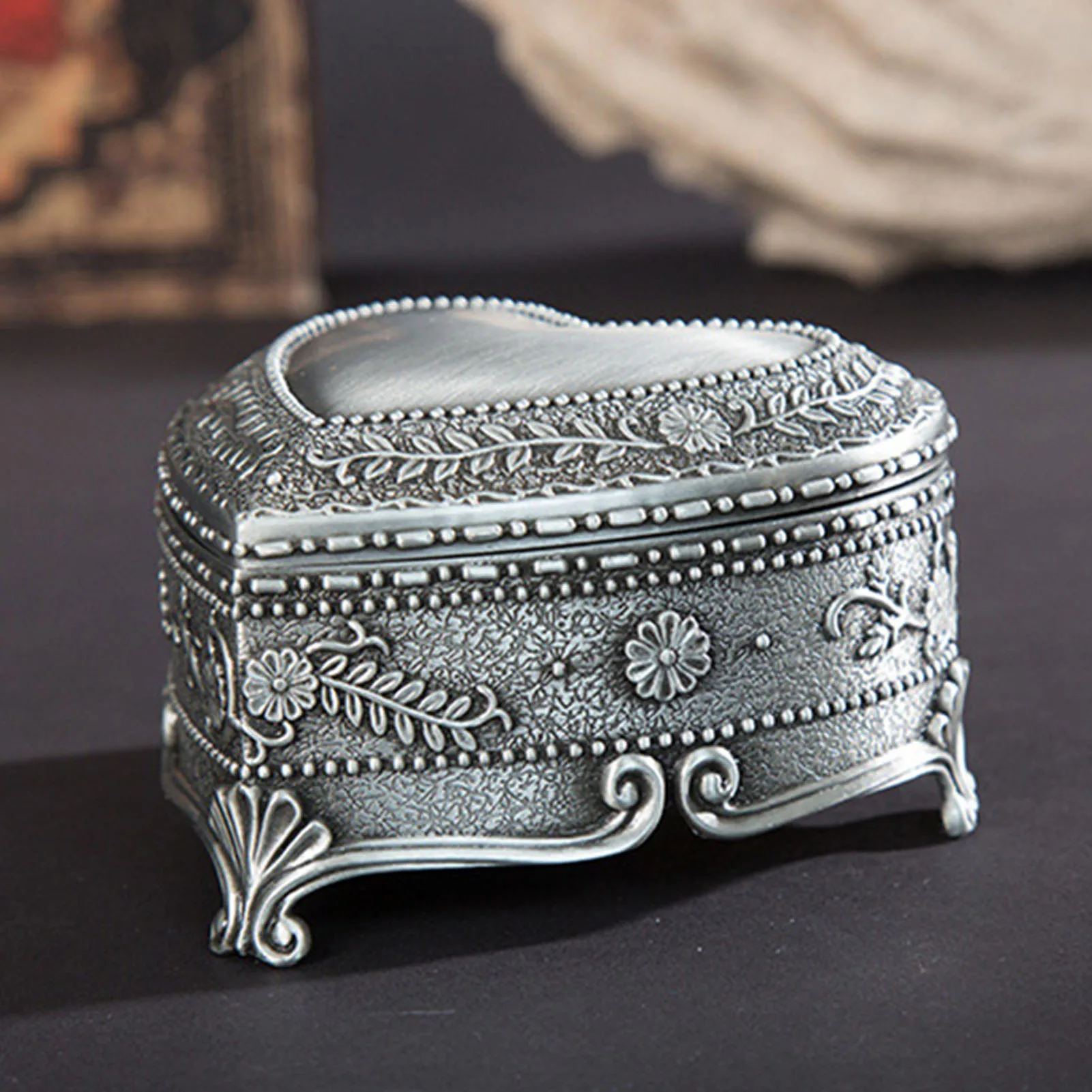 Jewelry Organizer Box Heart Shaped European Style Metal Storage Box for Bracelet Necklace Ring Earring Valentine Day Gift Box
Jewelry Organizer Box Heart Shaped European Style Metal Storage Box for Bracelet Necklace Ring Earring Valentine Day Gift Box