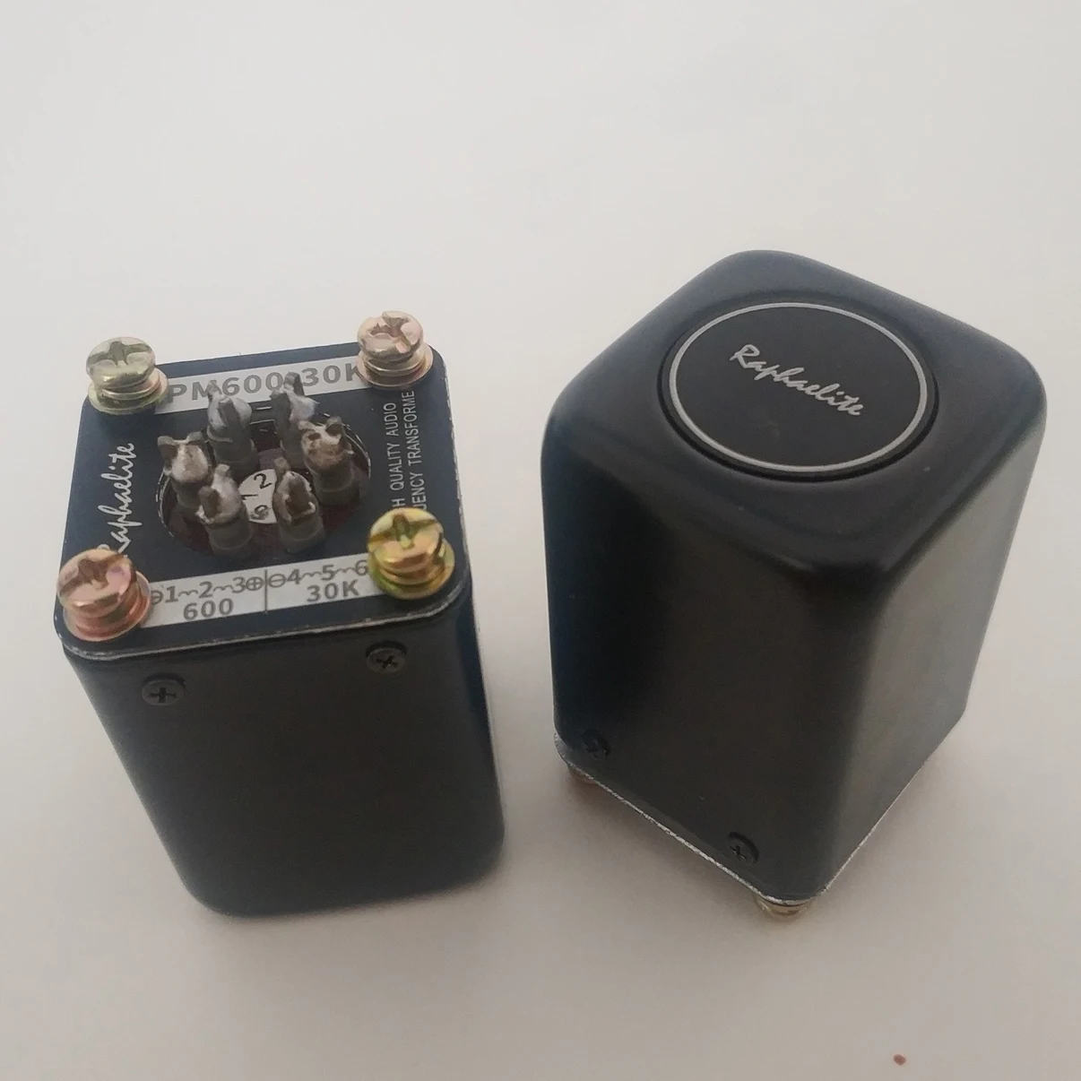 Полностью связанный 600:30K (1 + 1:6 + 6) входной трансформатор из сплава PoMo, сбалансированный вход N
Полностью связанный 600:30K (1 + 1:6 + 6) входной трансформатор из сплава PoMo, сбалансированный вход N