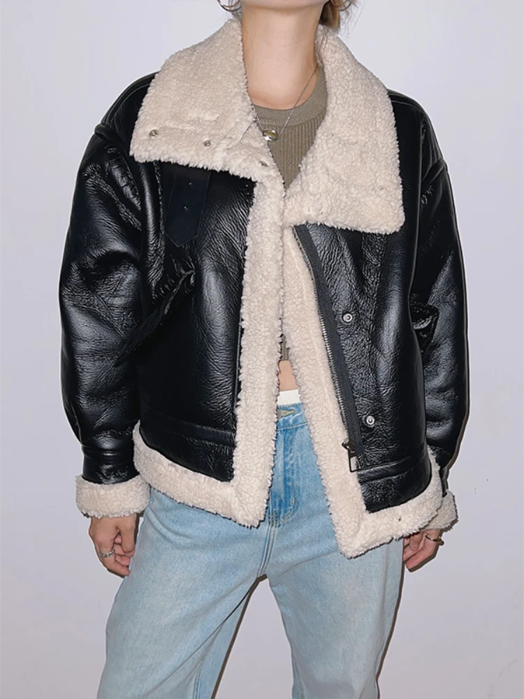 FTLZZ New Winter Women Streetwear Thick Warm Short Pu Coat Fashion Lapel Zipper Faux Lamb Leather Fur Jacket Moto Biker Outwear
FTLZZ New Winter Women Streetwear Thick Warm Short Pu Coat Fashion Lapel Zipper Faux Lamb Leather Fur Jacket Moto Biker Outwear