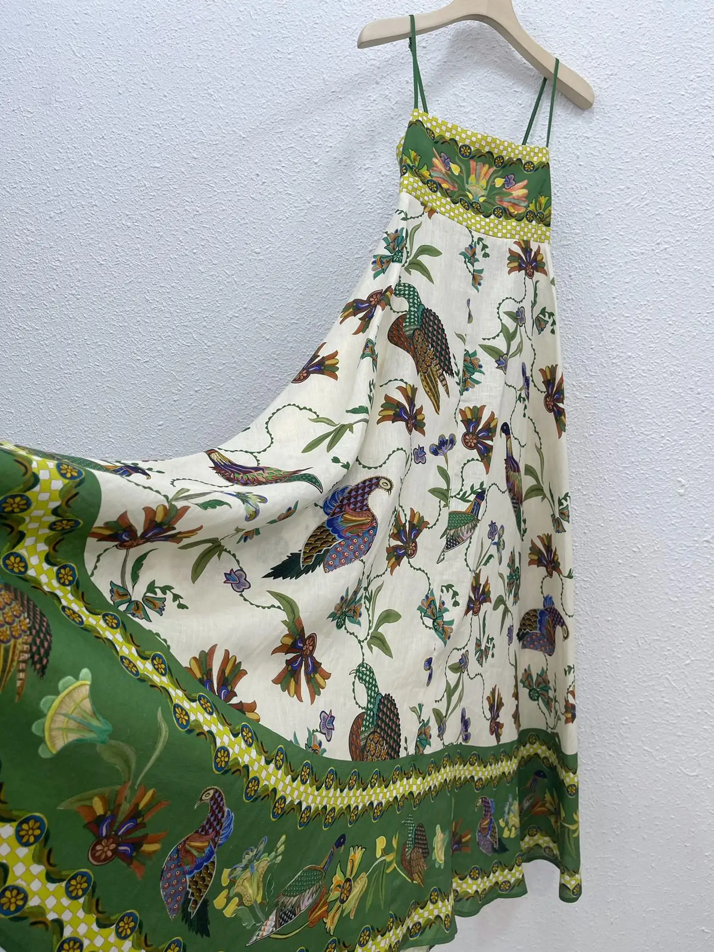 100% Linen Spaghetti Strap Printing Midi Dress 2024 Women New Beach Bohemian Chic Luxury Elegant Sweet Vintage High Quality
100% Linen Spaghetti Strap Printing Midi Dress 2024 Women New Beach Bohemian Chic Luxury Elegant Sweet Vintage High Quality