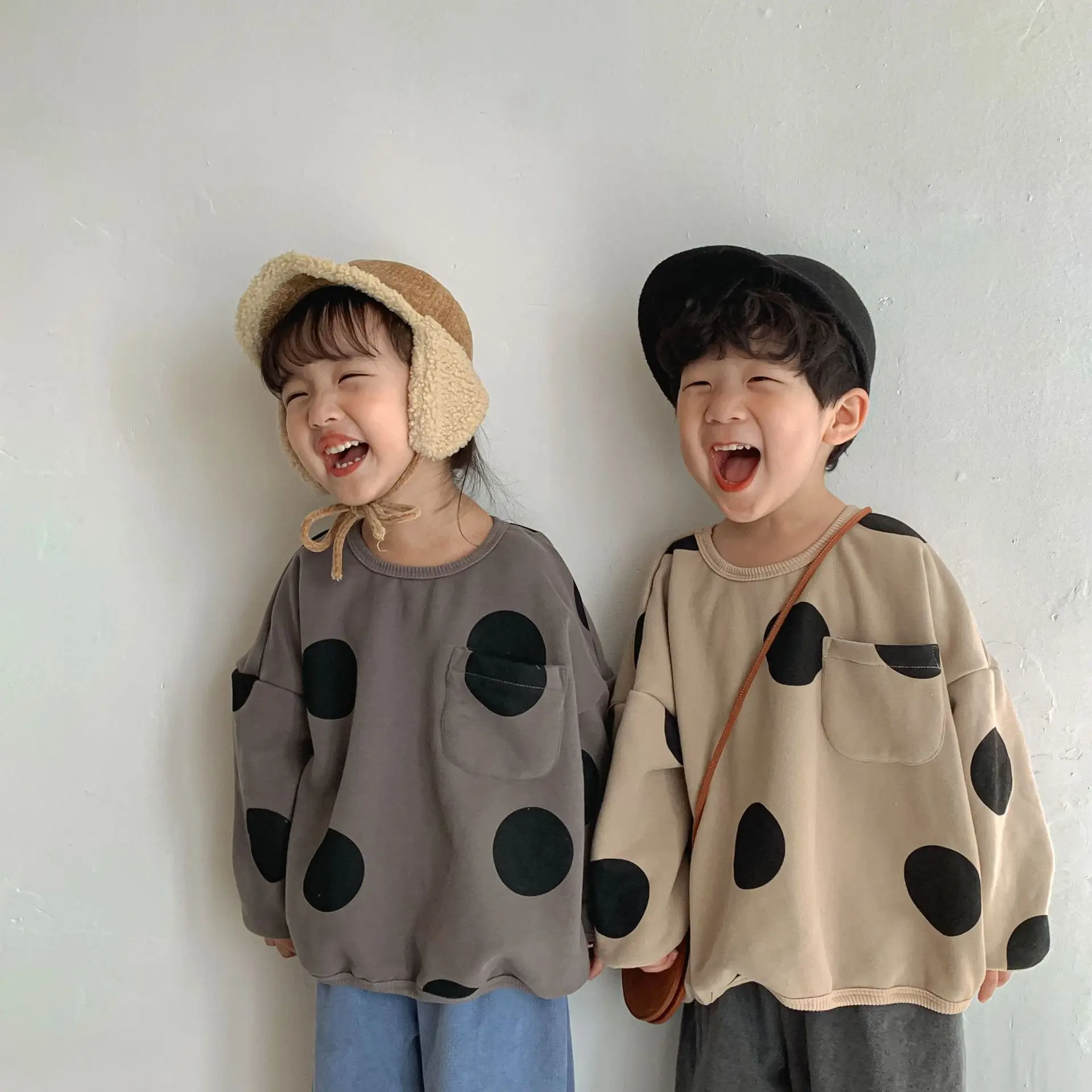Spring Autumn Warm Velvet Children Sweatshirt Fashion Casual Loose Polka Dot Boys Girls Tops Cute Round Collar Kids Sweatshirt
Spring Autumn Warm Velvet Children Sweatshirt Fashion Casual Loose Polka Dot Boys Girls Tops Cute Round Collar Kids Sweatshirt