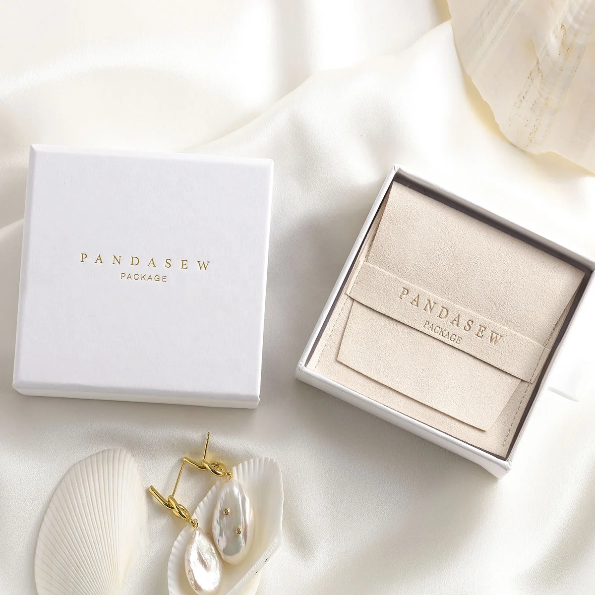20PCS custom logo printed luxury paper packaging jewelry box & microfiber jewelry pouch
20PCS custom logo printed luxury paper packaging jewelry box & microfiber jewelry pouch