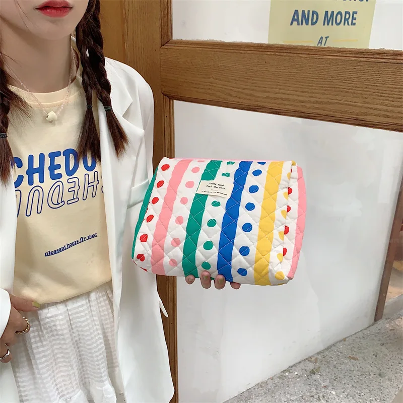 Makeup Bag Travel Cosmetic Bags Toiletries Organizer Quilting Cotton Storage Wash Pouch High Quality Women Outdoor Travel Pack
Makeup Bag Travel Cosmetic Bags Toiletries Organizer Quilting Cotton Storage Wash Pouch High Quality Women Outdoor Travel Pack