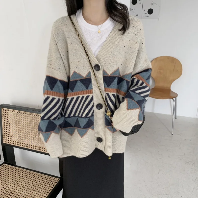 Korean Vintage Floral Sweaters Women Autumn Cardigans 2023 Elegant Long Sleeve O-Neck Loose Knitted Jacket Female Knitwear Coat 
Korean Vintage Floral Sweaters Women Autumn Cardigans 2023 Elegant Long Sleeve O-Neck Loose Knitted Jacket Female Knitwear Coat