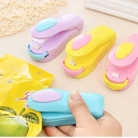 Mini Bag Sealer Kitchen Household Hand Held Electric Heating Sealer Food Seal Heat Sealing Machine Packing Plastic Bag Sealer
Mini Bag Sealer Kitchen Household Hand Held Electric Heating Sealer Food Seal Heat Sealing Machine Packing Plastic Bag Sealer