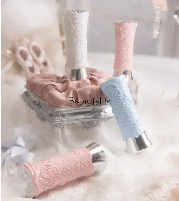 Flower Know Swan Ballet Solid Lip Lacquer Mirror Film Forming Lipstick Not Sticky
Flower Know Swan Ballet Solid Lip Lacquer Mirror Film Forming Lipstick Not Sticky