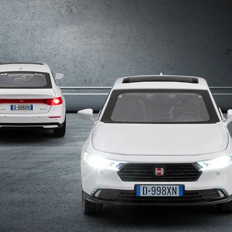 Модель автомобиля 1:32 HONDA 11 поколения Accord из сплава, литая модель фоторяда, высокий звук и фото, коллекционная игрушка
Модель автомобиля 1:32 HONDA 11 поколения Accord из сплава, литая модель фоторяда, высокий звук и фото, коллекционная игрушка