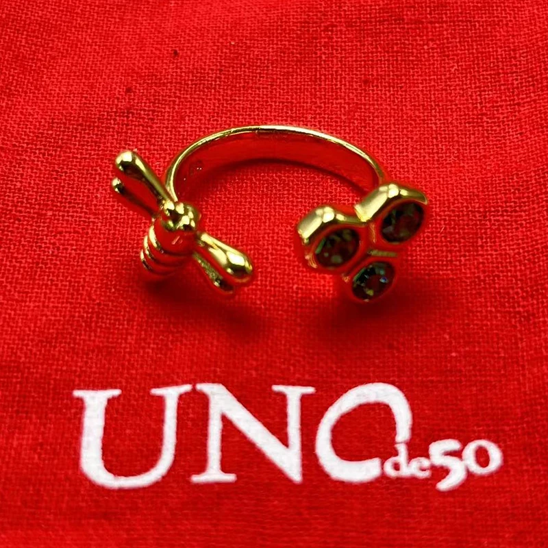 2023 UNode50 Hot Selling European and American High Quality Exquisite Women Bee Ring Romantic Holiday Jewelry Gift Bag with
2023 UNode50 Hot Selling European and American High Quality Exquisite Women Bee Ring Romantic Holiday Jewelry Gift Bag with