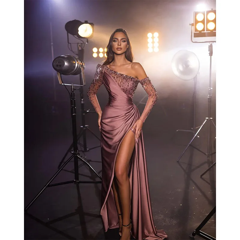Elegant Dark Pink Evening Dresses Off Shoulder Long Sleeves Party Prom Dress Pleats Split Red Carpet Dress for Special Occasion
Elegant Dark Pink Evening Dresses Off Shoulder Long Sleeves Party Prom Dress Pleats Split Red Carpet Dress for Special Occasion