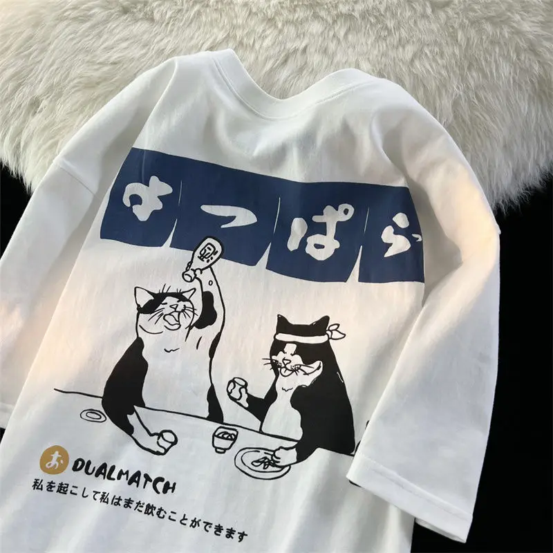 Japanese Retro Minimalist Cat Print Pure Cotton Short Sleeved T-shirt for Men and Women in Summer Loose and Slimming Trend Top
Japanese Retro Minimalist Cat Print Pure Cotton Short Sleeved T-shirt for Men and Women in Summer Loose and Slimming Trend Top