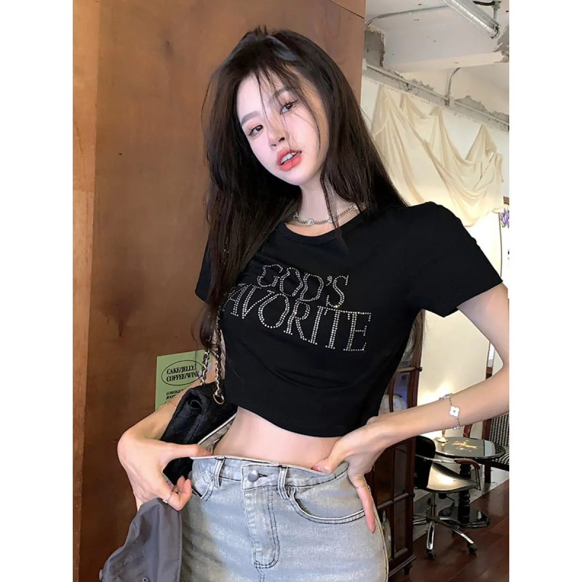 Rhinestone Letter Sexy Crop Top Women Summer Cotton Short High Waist Cropped Tops Ladies Tee Shirt Slim Fit Black T-shirt Korea
Rhinestone Letter Sexy Crop Top Women Summer Cotton Short High Waist Cropped Tops Ladies Tee Shirt Slim Fit Black T-shirt Korea