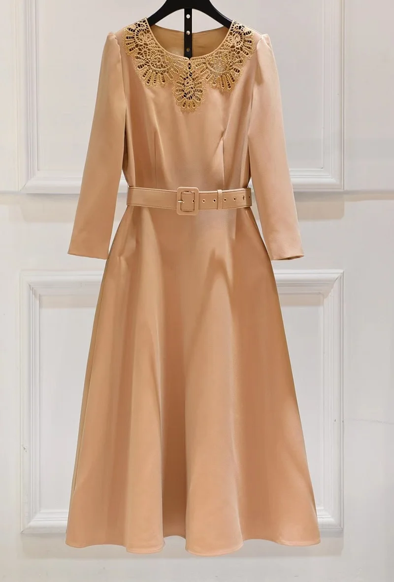 Top Quality New 2022 Autumn Winter Dress Women Hollow Out Embroidery Belt Deco Long Sleeve Mid-Calf Khaki Black Luxury Dress XXL
Top Quality New 2022 Autumn Winter Dress Women Hollow Out Embroidery Belt Deco Long Sleeve Mid-Calf Khaki Black Luxury Dress XXL