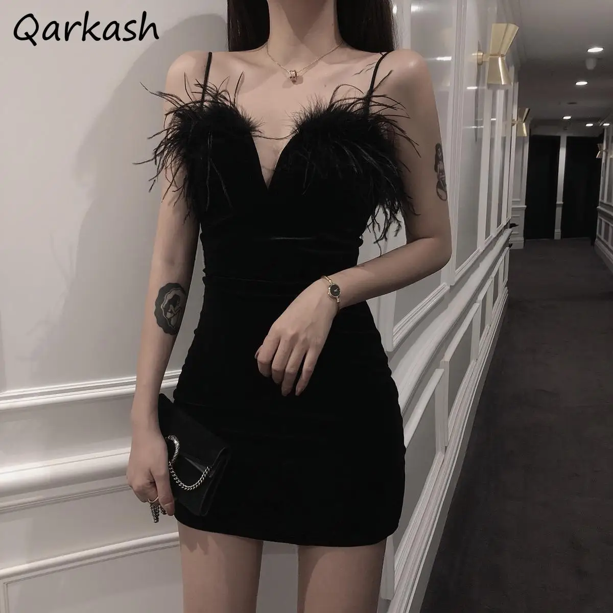 

Dresses Women Sexy Deep V-neck Night Club Slim Tunic Spaghetti Straps Trendy Black Mini Aesthetic Charming A-LINE Summer