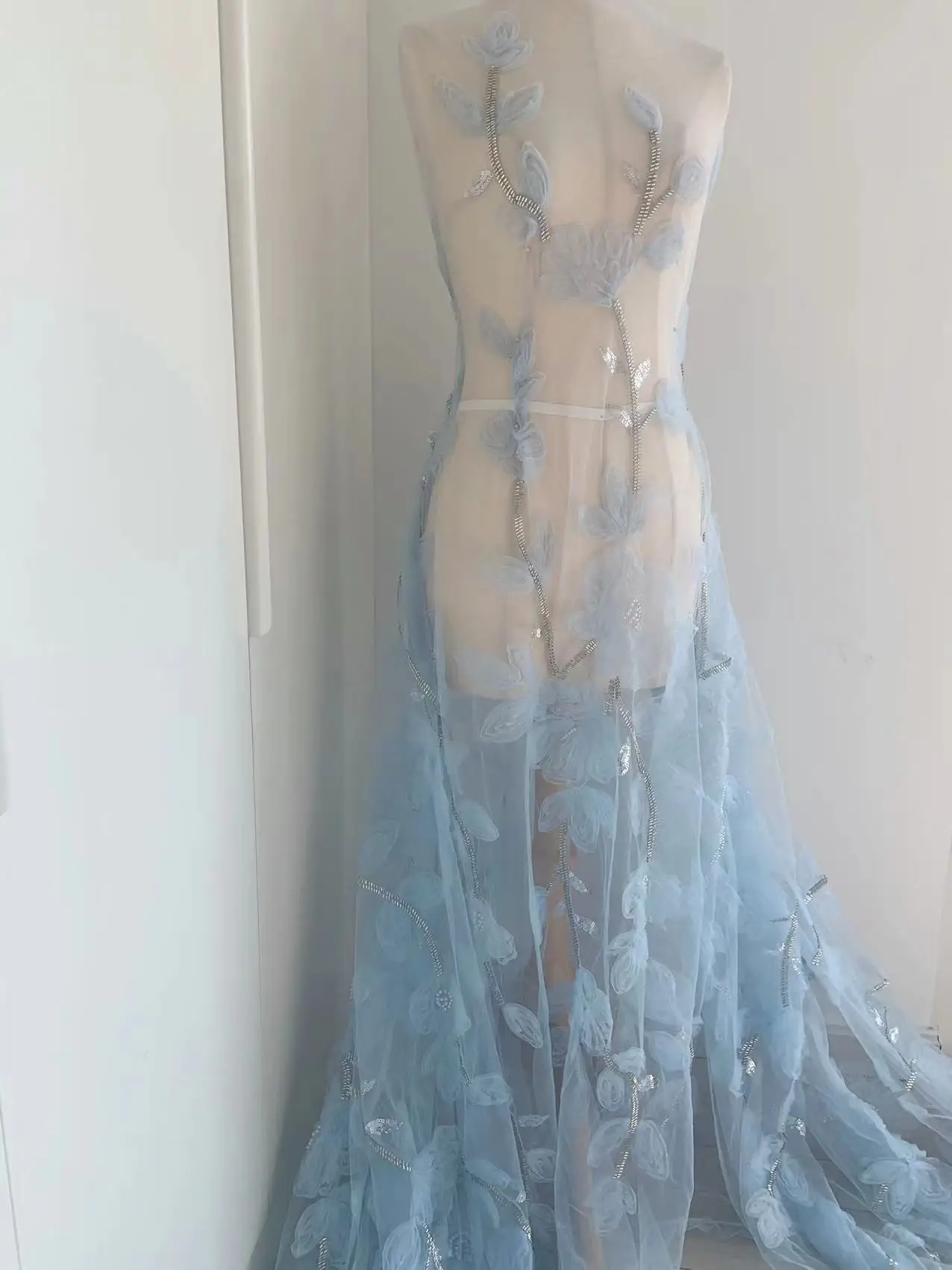 

1 ярд, ярко-синяя 3D Тяжелая блестящая бусина, аппликация, цветок, тюль, кружевная ткань для бального платья, шитье юбки, свадебное платье