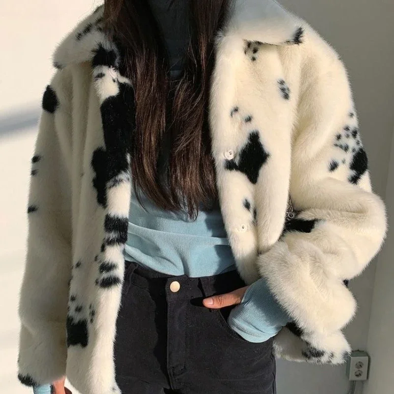 

Women Short Thick Black and White Spotted Plush Coats Korean Small Cow Pattern Imitation Mink Fur Coat Female College Jackets