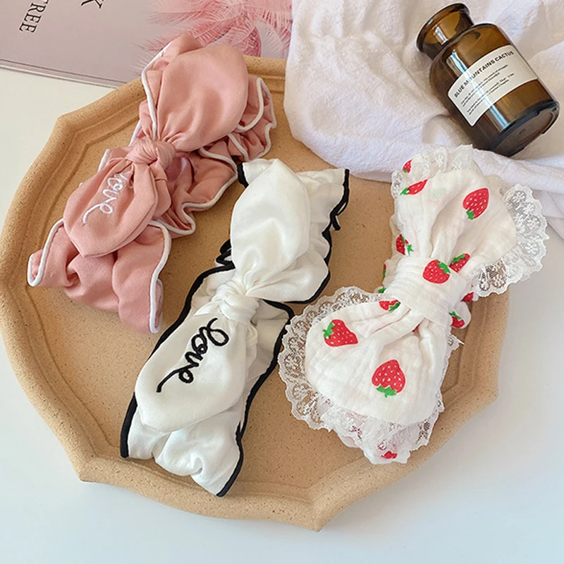 Cute Strawberry Wash Face Soft Hairband For Women Big Bow Headwrap Turban Cloth Embroidery Letter Headband DIY Hair Accessories
Cute Strawberry Wash Face Soft Hairband For Women Big Bow Headwrap Turban Cloth Embroidery Letter Headband DIY Hair Accessories