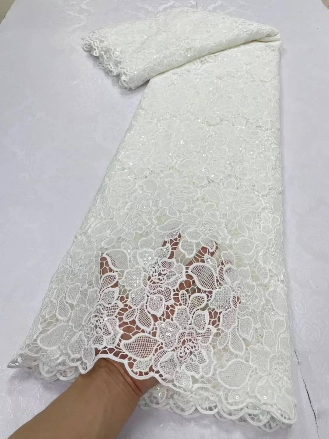 African Guipure Lace Fabric 2023 5 Yards Nigerian White Sequence Cord Lace Fabric With Sequins For Women Party Dress Sew
African Guipure Lace Fabric 2023 5 Yards Nigerian White Sequence Cord Lace Fabric With Sequins For Women Party Dress Sew