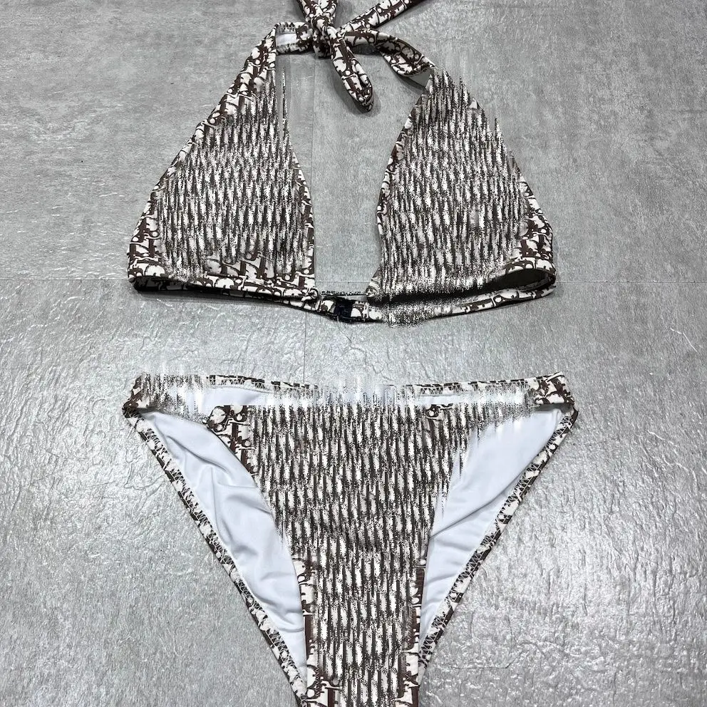 Beach Split Printing Lace-up, Waist Letter Drill, Decorative Backless Bikini Set, Sexy
Beach Split Printing Lace-up, Waist Letter Drill, Decorative Backless Bikini Set, Sexy