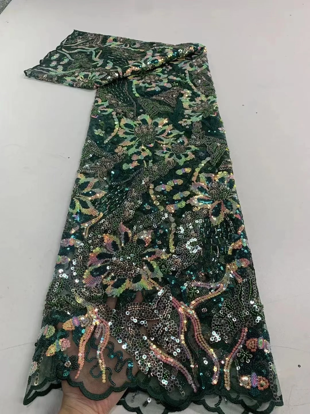 2023 Green Luxury French 3D Sequins Beaded Lace Fabric High Quality African Net Lace Fabrics For Evening Party Dresses
2023 Green Luxury French 3D Sequins Beaded Lace Fabric High Quality African Net Lace Fabrics For Evening Party Dresses