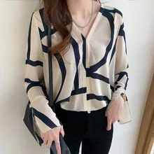 Striped Shirt Female Design Sense 2022 V-neck Spring Retro Hong Kong Style Split Horn Sleeve Chiffon Blouse Casual Ladies Tops
Striped Shirt Female Design Sense 2022 V-neck Spring Retro Hong Kong Style Split Horn Sleeve Chiffon Blouse Casual Ladies Tops