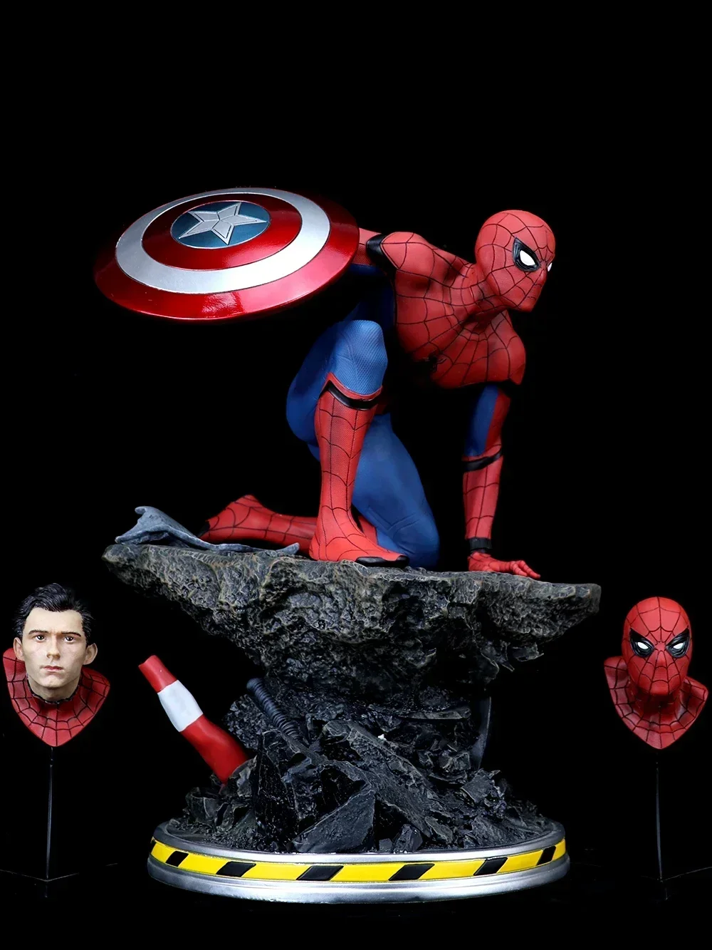 40 см Marvel 1/4 Человек-паук Gk Фигурка Статуя Капитан Америка щит Человек-паук статуя из смолы Персонализированная креативная коллекционная
40 см Marvel 1/4 Человек-паук Gk Фигурка Статуя Капитан Америка щит Человек-паук статуя из смолы Персонализированная креативная коллекционная