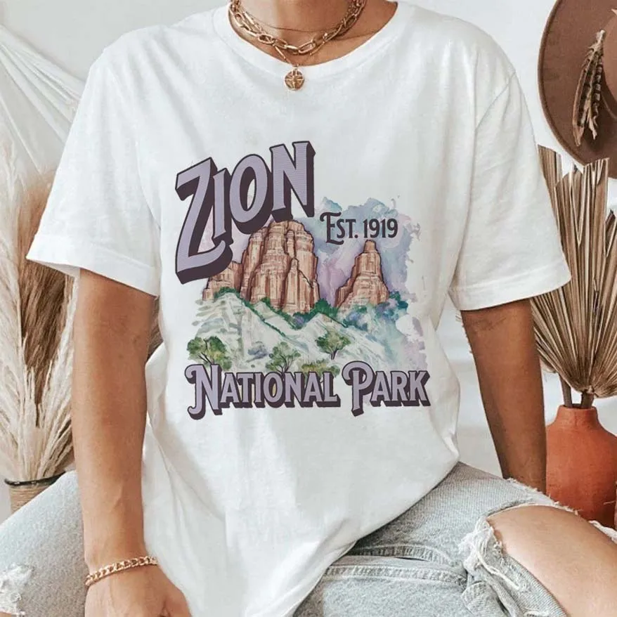 Футболки Zion с Национальным парком, женские модные свободные милые смешные футболки с коротким рукавом, футболка в эстетике гранж Y2k, женская модная одежда
Футболки Zion с Национальным парком, женские модные свободные милые смешные футболки с коротким рукавом, футболка в эстетике гранж Y2k, женская модная одежда