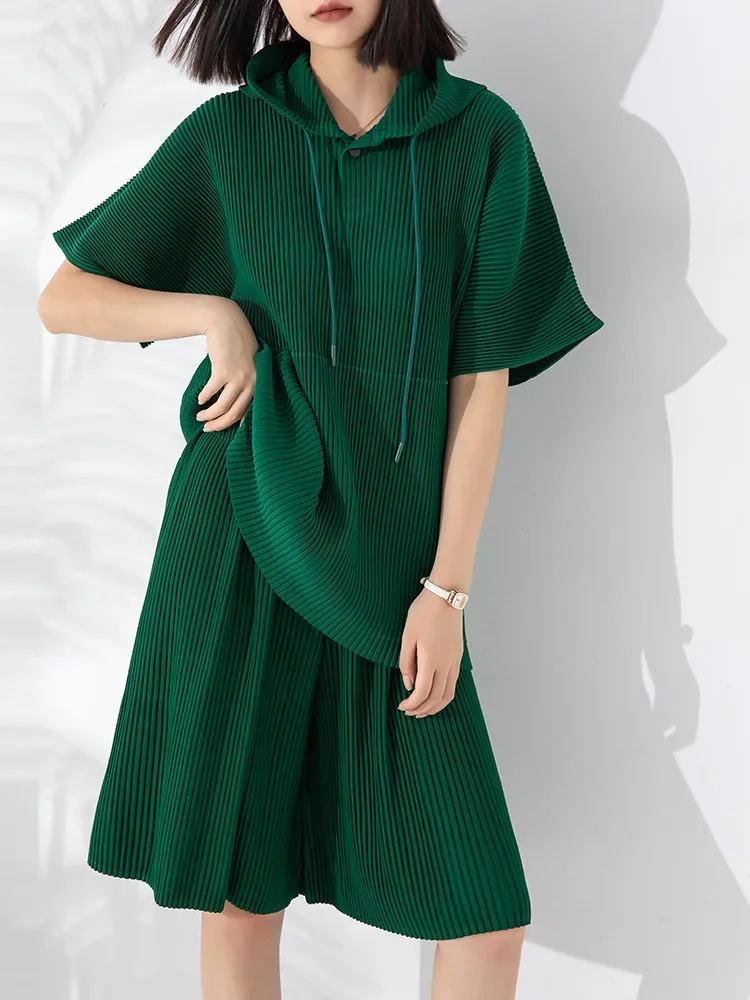 Miyake Pleated Fashion Casual Sports Suit Women's Loose Hooded Top Elastic Waist Wide Leg Pants Two-piece Set 2023 Autumn New
Miyake Pleated Fashion Casual Sports Suit Women's Loose Hooded Top Elastic Waist Wide Leg Pants Two-piece Set 2023 Autumn New
