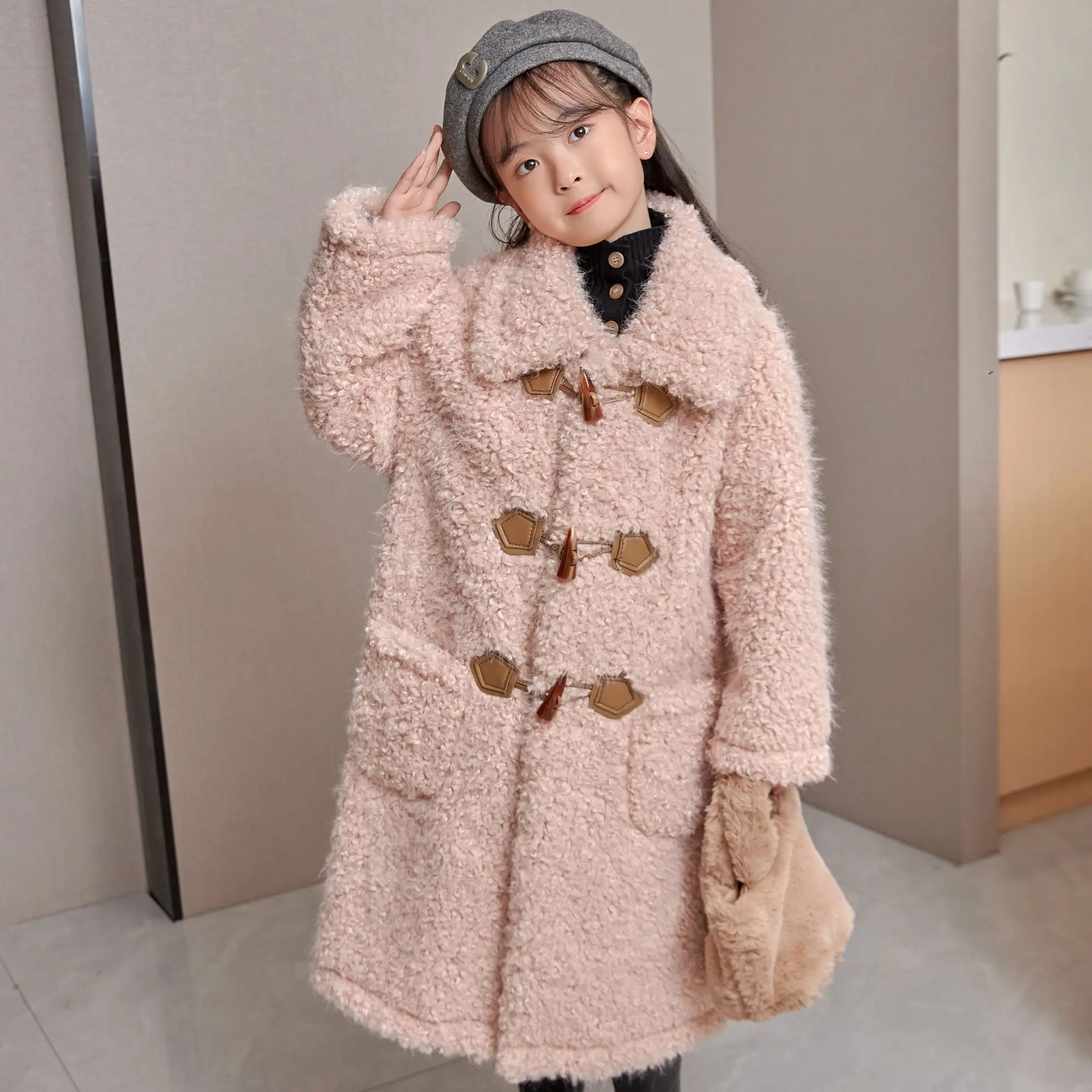 2023 Autumn Winter New Kids Girls Warm Thick Loose Wool Jacket Long Coat Children Clothing Korean Fashion Fleece Overcoat Q13
2023 Autumn Winter New Kids Girls Warm Thick Loose Wool Jacket Long Coat Children Clothing Korean Fashion Fleece Overcoat Q13