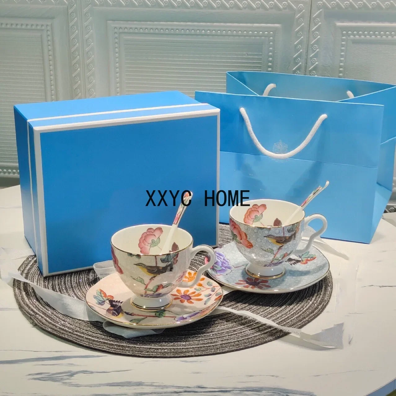 

Luxury Bone China Coffee Tea Set Two Cups Two Dishes Two Spoons Gift Box Furniture Essential Gifts First Choice
