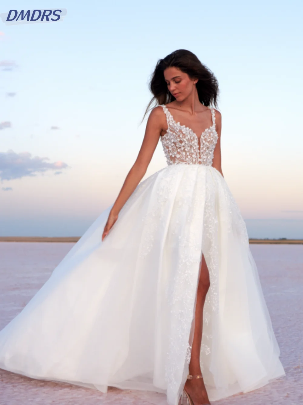 Sexy Sleeveless Backless Bride Robe Classic Appliques Beads Bridal Gown Elegant Ball Gown Long Wedding Dress Robe De Mariée
Sexy Sleeveless Backless Bride Robe Classic Appliques Beads Bridal Gown Elegant Ball Gown Long Wedding Dress Robe De Mariée