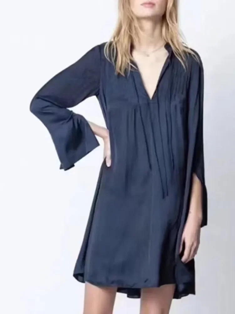 Women Pleated V-Neck Long Flare Sleeve Solid Color Elegant 2024 Spring Summer Mini Dress
Women Pleated V-Neck Long Flare Sleeve Solid Color Elegant 2024 Spring Summer Mini Dress