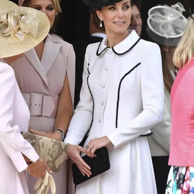 Женское винтажное однобортное белое пальто Kate Princess с длинными рукавами, пэчворк, 98011
Женское винтажное однобортное белое пальто Kate Princess с длинными рукавами, пэчворк, 98011