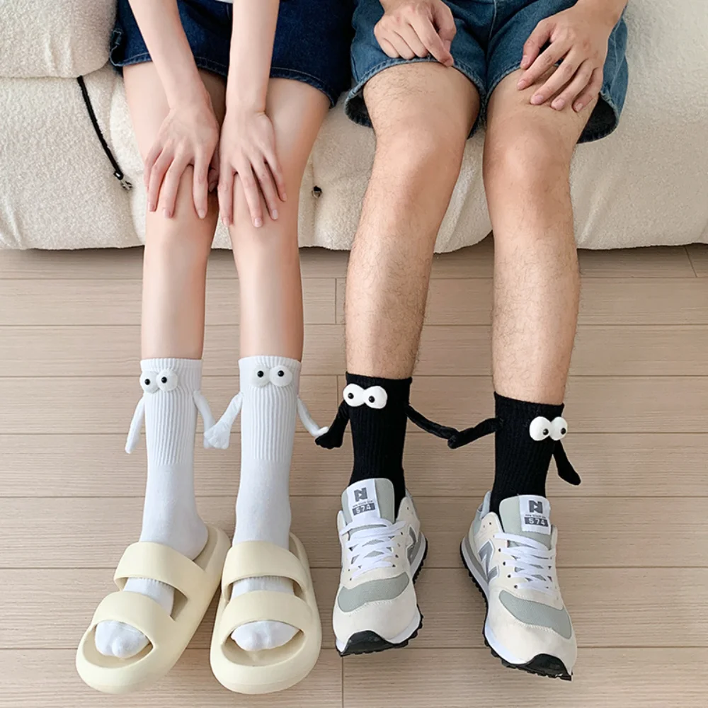 1 Pair Club Celebrity Ins Fashion Funny Creative Magnetic Attraction Hands Black White Cartoon Eyes Couples Sox Socks
1 Pair Club Celebrity Ins Fashion Funny Creative Magnetic Attraction Hands Black White Cartoon Eyes Couples Sox Socks