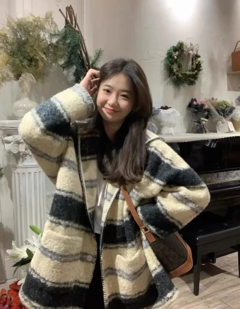 Lazy Striped Woolen Jacket for Women's Autumn/winter Korean Version Medium Length Vintage Cardigan Hooded Coat Female Clothing
Lazy Striped Woolen Jacket for Women's Autumn/winter Korean Version Medium Length Vintage Cardigan Hooded Coat Female Clothing