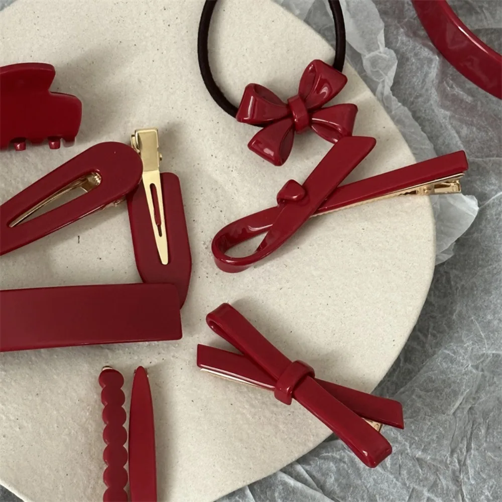 French Retro Style Hair Clip Hot Sale Sweet Fresh Broken Hair Clip Red Barrettes Makeup
French Retro Style Hair Clip Hot Sale Sweet Fresh Broken Hair Clip Red Barrettes Makeup