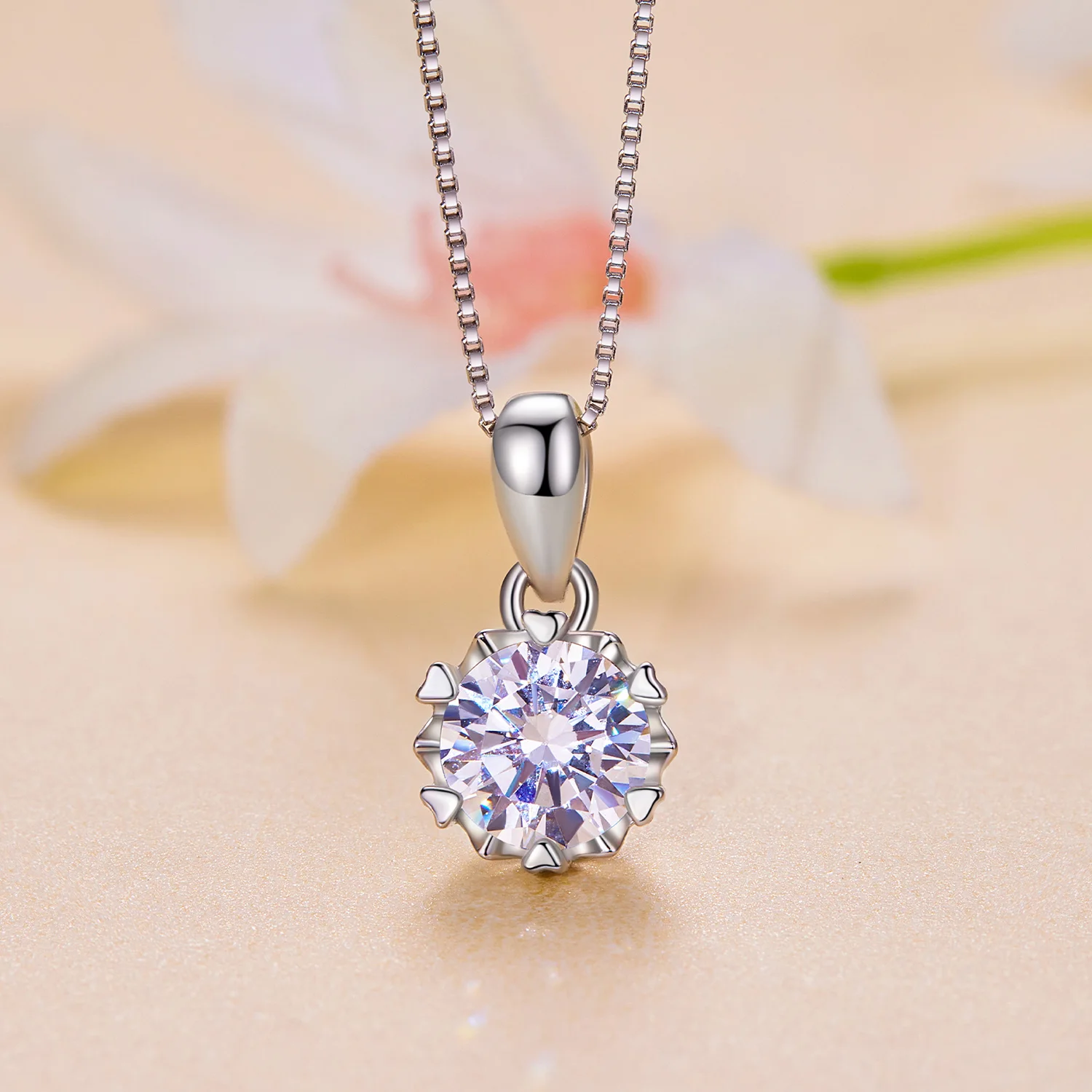 New 925 Sterling Silver Girls Necklace Chain Excellent cut pass diamond test Mossanstone 1CT carat boutique jewelry necklace sen
New 925 Sterling Silver Girls Necklace Chain Excellent cut pass diamond test Mossanstone 1CT carat boutique jewelry necklace sen