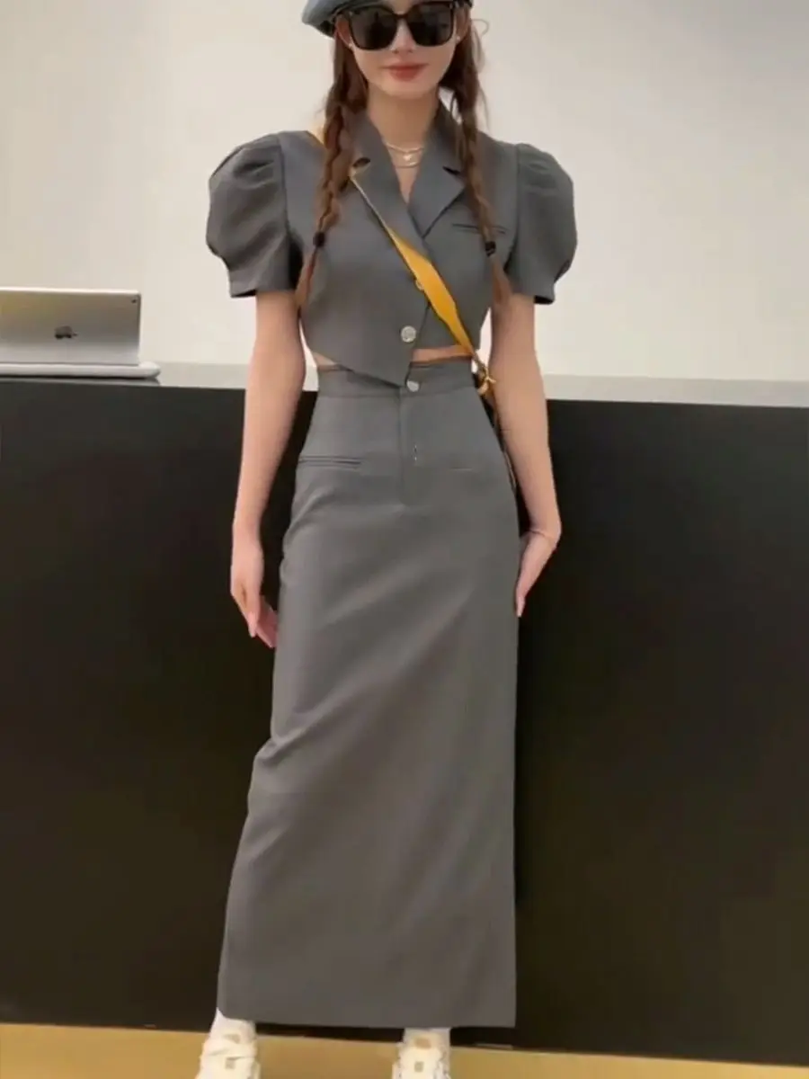 UNXX 2023 Summer New Arrival Women's Irregular Suit Set Bubble Sleeve Short Blazer and High Waist Slimming Skirt High-Quality
UNXX 2023 Summer New Arrival Women's Irregular Suit Set Bubble Sleeve Short Blazer and High Waist Slimming Skirt High-Quality