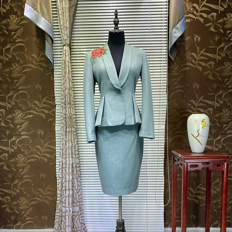 New Design Women's Set Formal Office Lady Suit with Embroidered Professional Skirt Suit turn down collar Blazers Skirts
New Design Women's Set Formal Office Lady Suit with Embroidered Professional Skirt Suit turn down collar Blazers Skirts