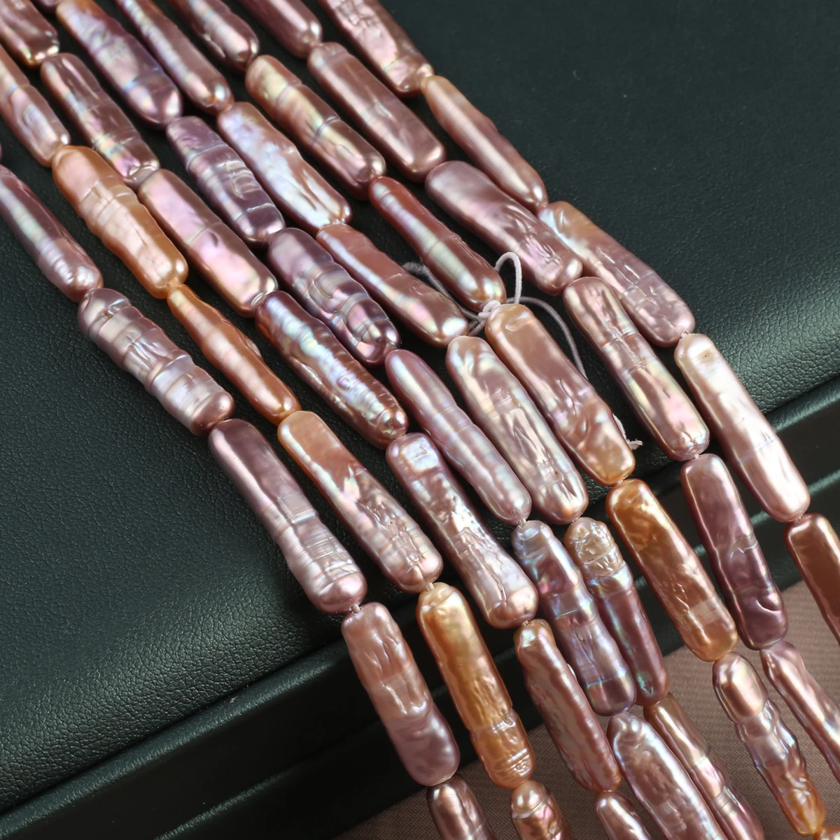 Natural Pearl Purple Long Strip Exquisite Shape Elegant Appearance for DIY Jewelry Making Handmade Bracelet Necklace Length 36cm
Natural Pearl Purple Long Strip Exquisite Shape Elegant Appearance for DIY Jewelry Making Handmade Bracelet Necklace Length 36cm