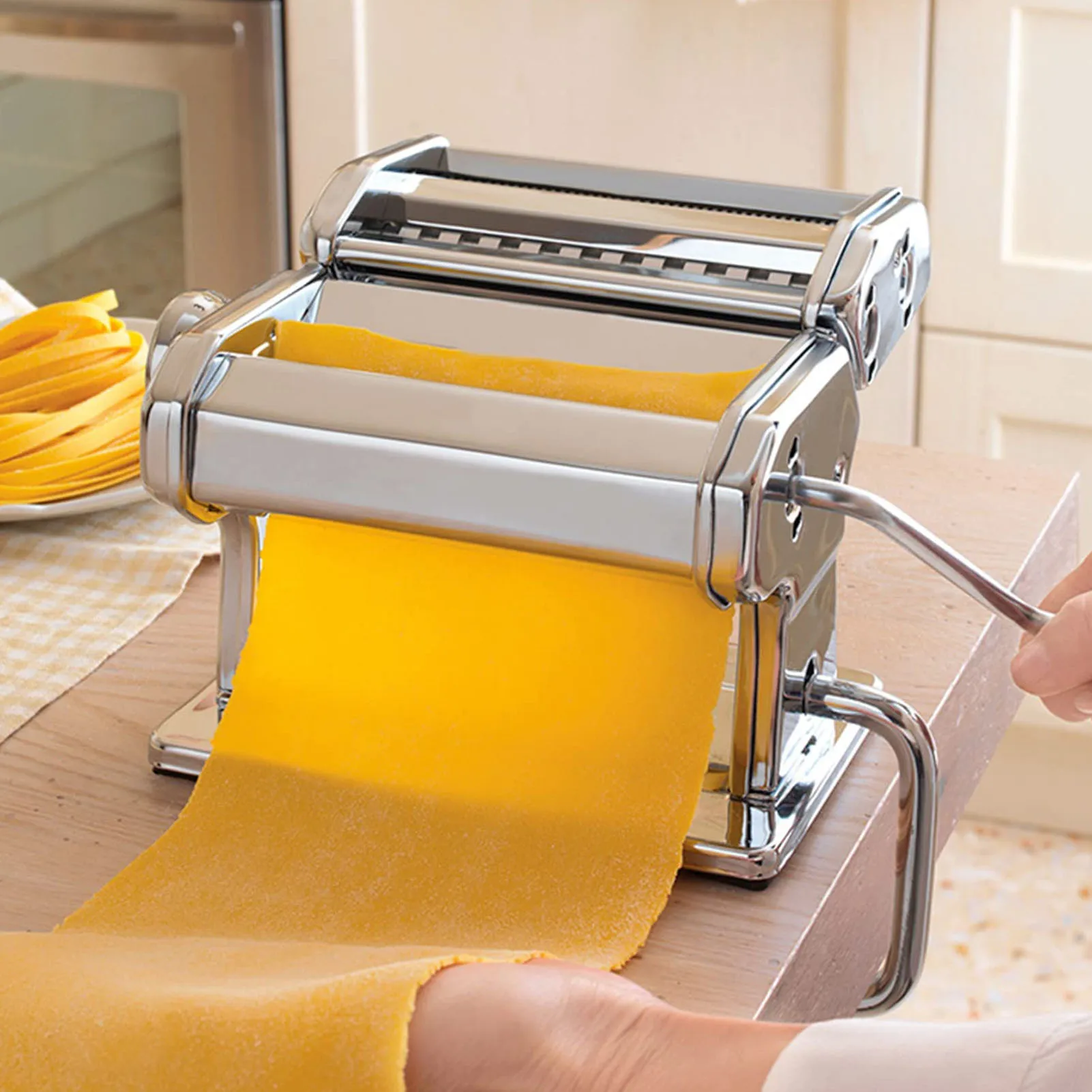 Hand Crank Noodle Machine Stainless Steel Dough Roller Pasta Maker 7 Thickness Settings 0.5‑2.5mm noodle drawing machine
Hand Crank Noodle Machine Stainless Steel Dough Roller Pasta Maker 7 Thickness Settings 0.5‑2.5mm noodle drawing machine