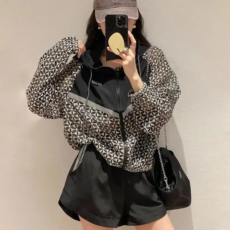 Luxury Brand Golf Suits Women Golf Wear 2024 Summer New Two Piece Set Sunscreen Jacket Korean Golf Shorts Women's Golf Clothes
Luxury Brand Golf Suits Women Golf Wear 2024 Summer New Two Piece Set Sunscreen Jacket Korean Golf Shorts Women's Golf Clothes