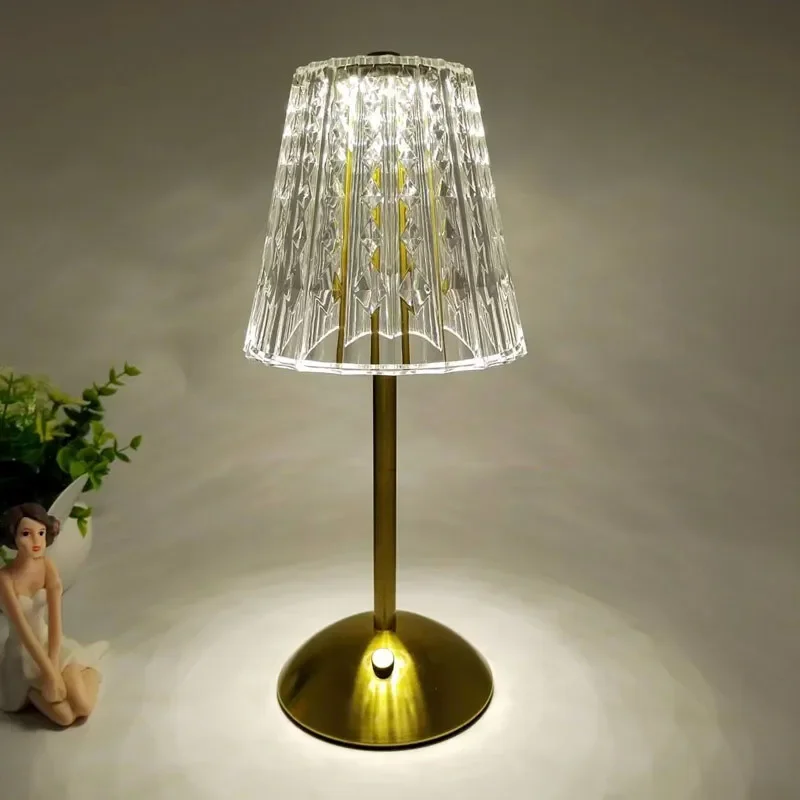 Luxury simple metal table lamp creative iron decoration charging touch bar restaurant and living room atmosphere Night light
Luxury simple metal table lamp creative iron decoration charging touch bar restaurant and living room atmosphere Night light