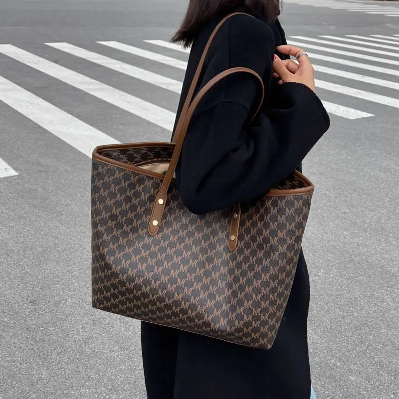 Women's Luxury Leather Shoulder Bag Large Capacity Tote Handbag Fashion Shopping Bags For Women
Women's Luxury Leather Shoulder Bag Large Capacity Tote Handbag Fashion Shopping Bags For Women