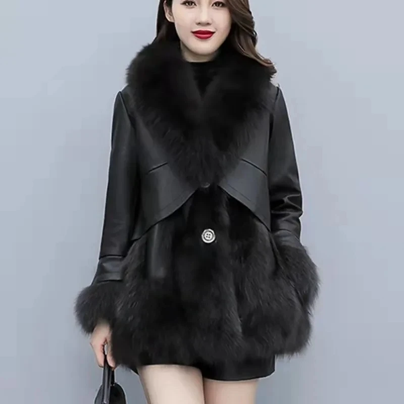 Faux Fur Coat Women 2022 Winter New PU Leather Splicing Imitation Fox Fur Jacket Female Large Size Fur Collar Thick Outerwear
Faux Fur Coat Women 2022 Winter New PU Leather Splicing Imitation Fox Fur Jacket Female Large Size Fur Collar Thick Outerwear