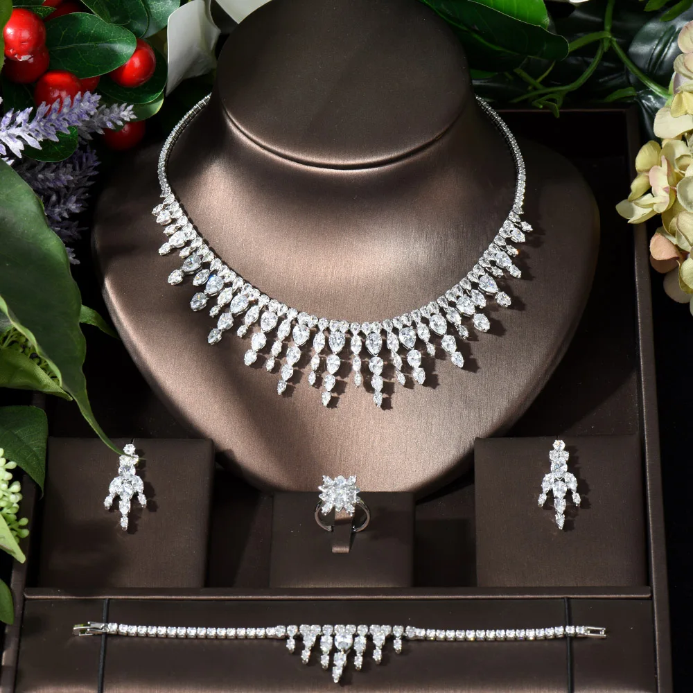 Fashion Unique Cubic Zirconia Water Drop Pendant Necklace and Earrings Set Bridal Wedding Jewelry Sets for Brides Party N-538
Fashion Unique Cubic Zirconia Water Drop Pendant Necklace and Earrings Set Bridal Wedding Jewelry Sets for Brides Party N-538