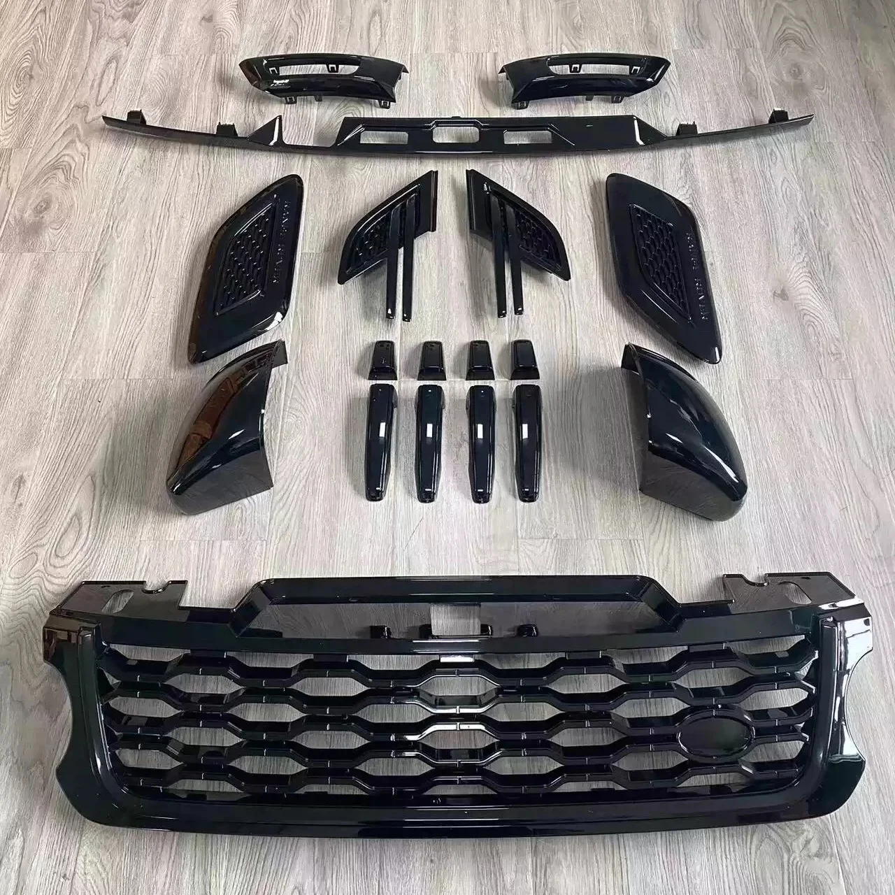Facelift 2018 Style Front Grille For Range Rover Sport 2014-2017 Black Silver L494
Facelift 2018 Style Front Grille For Range Rover Sport 2014-2017 Black Silver L494