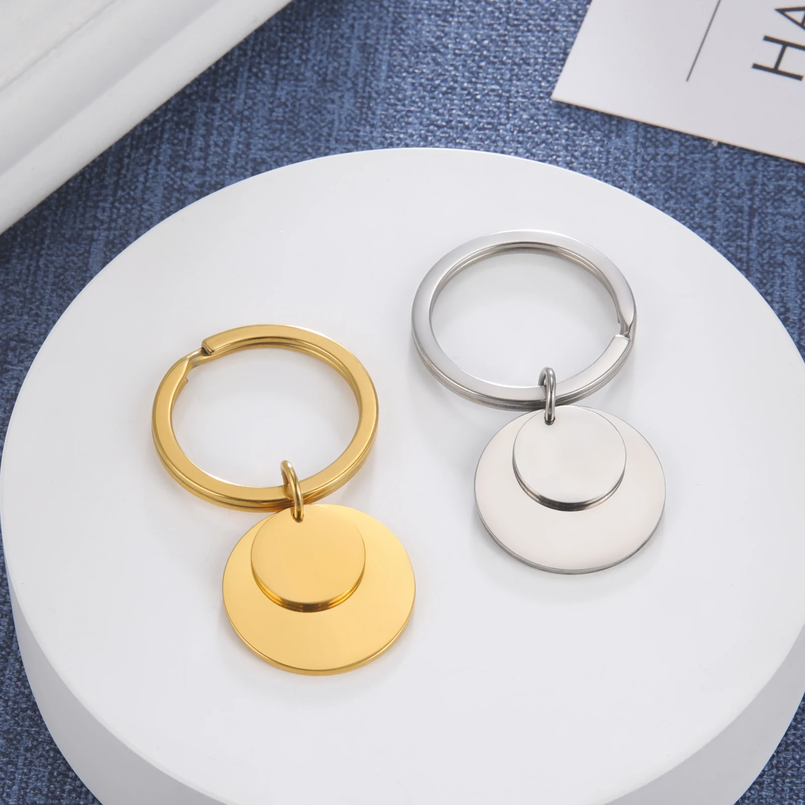 Simple Atmospheric Stainless Steel Keychain Solid Round Pendant New Products in 2023 Gift for Women Gold Color Fashion Jewelry
Simple Atmospheric Stainless Steel Keychain Solid Round Pendant New Products in 2023 Gift for Women Gold Color Fashion Jewelry