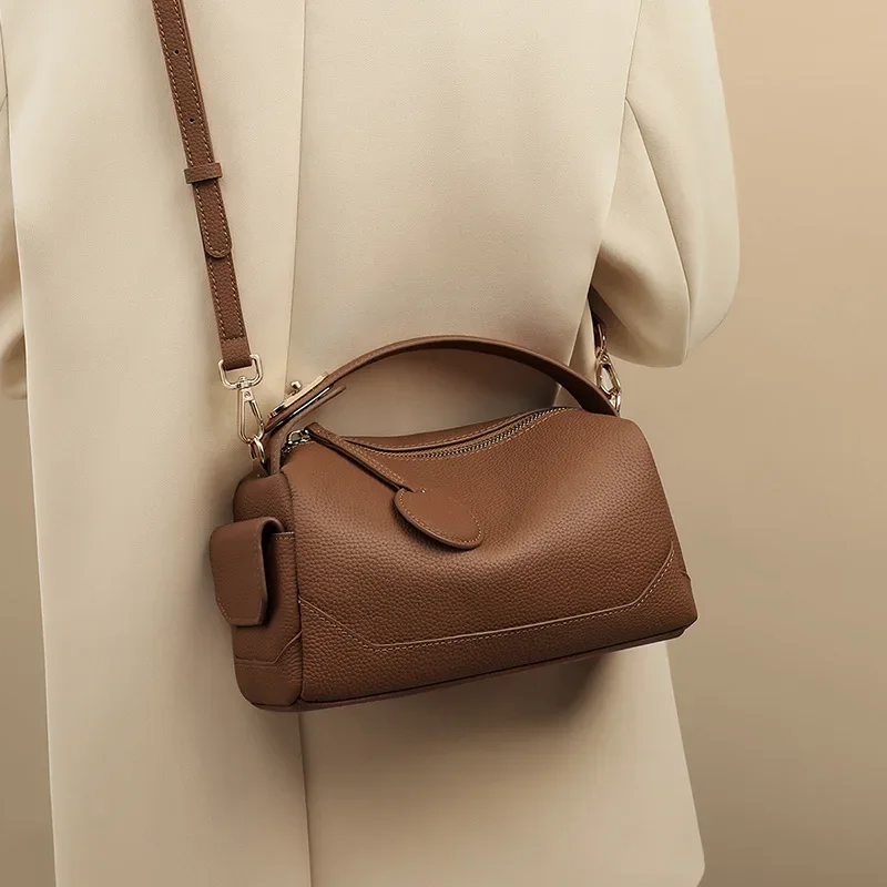 2024 New Crossbody Women’s Bag Shoulder Bag Genuine Leather Large Capacity Pillow Bag Designer Bags Luxury
2024 New Crossbody Women’s Bag Shoulder Bag Genuine Leather Large Capacity Pillow Bag Designer Bags Luxury