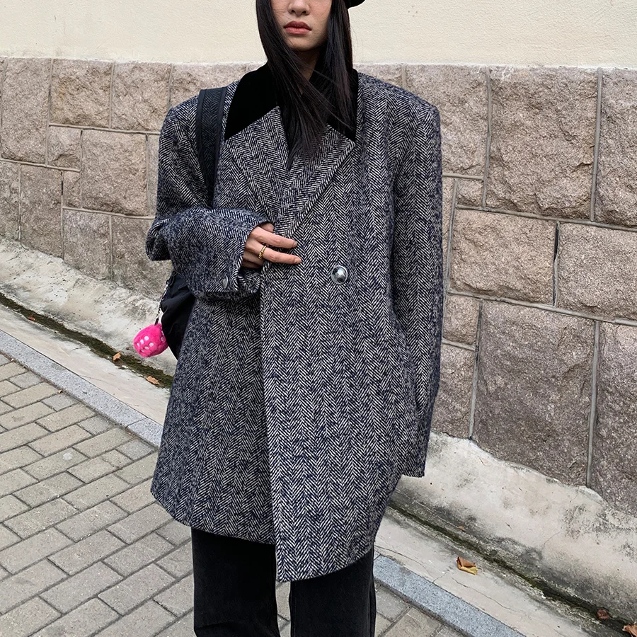 Women's Autumn and Winter Small Fragrance Herringbone Pattern Suit Coat Commuter British Retro Casual Loose Fitting Suit Coat
Women's Autumn and Winter Small Fragrance Herringbone Pattern Suit Coat Commuter British Retro Casual Loose Fitting Suit Coat