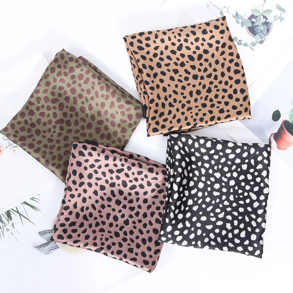 70X70CM Leopard Silk Scarf Women Hair Scarfs Fashion Accessories Foulard Satin Bandana Cheveux Neckerchief Hijab Head Scarves
70X70CM Leopard Silk Scarf Women Hair Scarfs Fashion Accessories Foulard Satin Bandana Cheveux Neckerchief Hijab Head Scarves